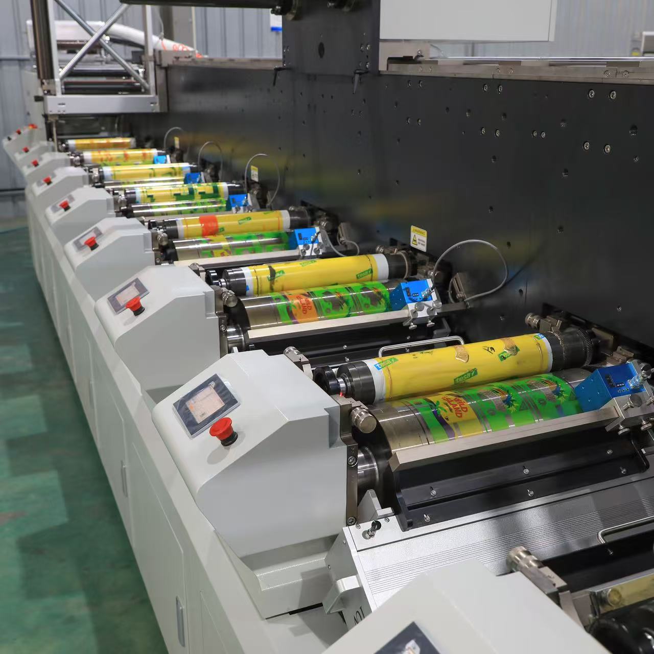 Máquina de impresión flexo en línea